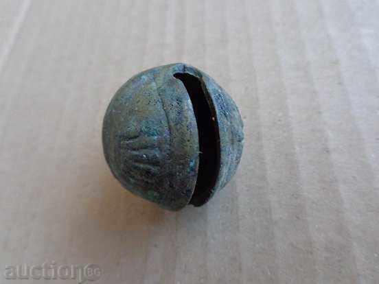 Clopot vechi de tip nucă din bronz, clopot, chan cu preț 38.00 BGN | € 19.43