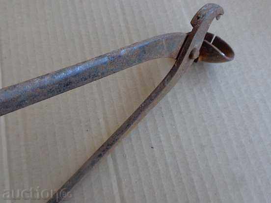 Auction Old pliers masterpiece, early twentieth century Auction Old pliers masterpiece, early twentieth century