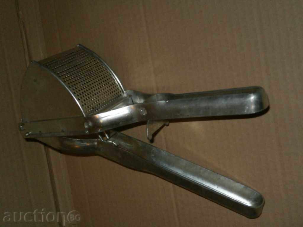 old household appliance 70th with price 25.00 BGN | € 12.78 old household appliance 70th with price 25.00 BGN | € 12.78