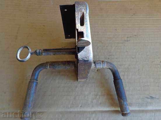 Old lock with key, latch, early 20th century. Kingdom of Bulgaria - 6