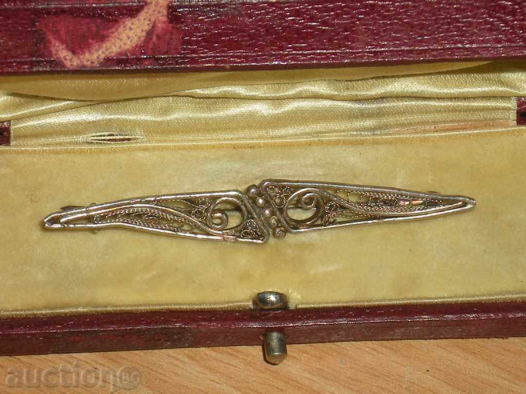 Vanzarea un vechi de argint brosa-filigran.Izkl.ryadka !!! cu preț 59.90 BGN | € 30.63