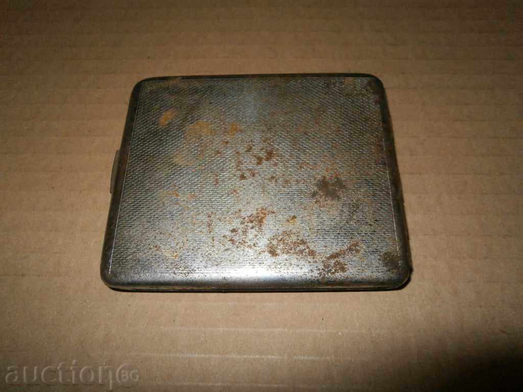 Auction  old cigarette case