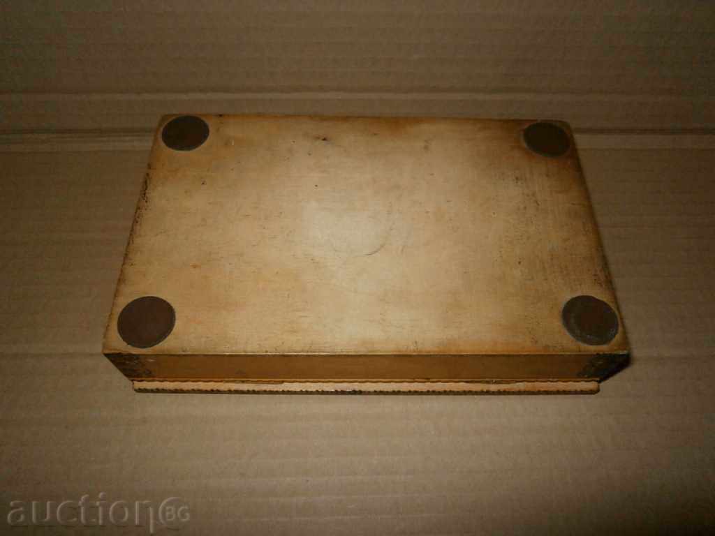 a boxed cigarette case - 7