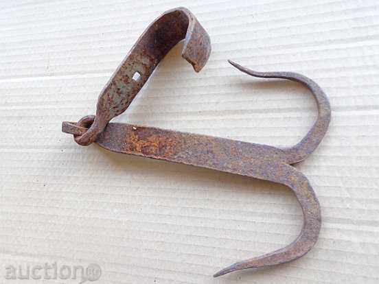 Εκδορά άγκιστρο, άγκιστρο, σφυρήλατο σίδηρο με τιμή 35.00 BGN | € 17.90 Εκδορά άγκιστρο, άγκιστρο, σφυρήλατο σίδηρο με τιμή 35.00 BGN | € 17.90