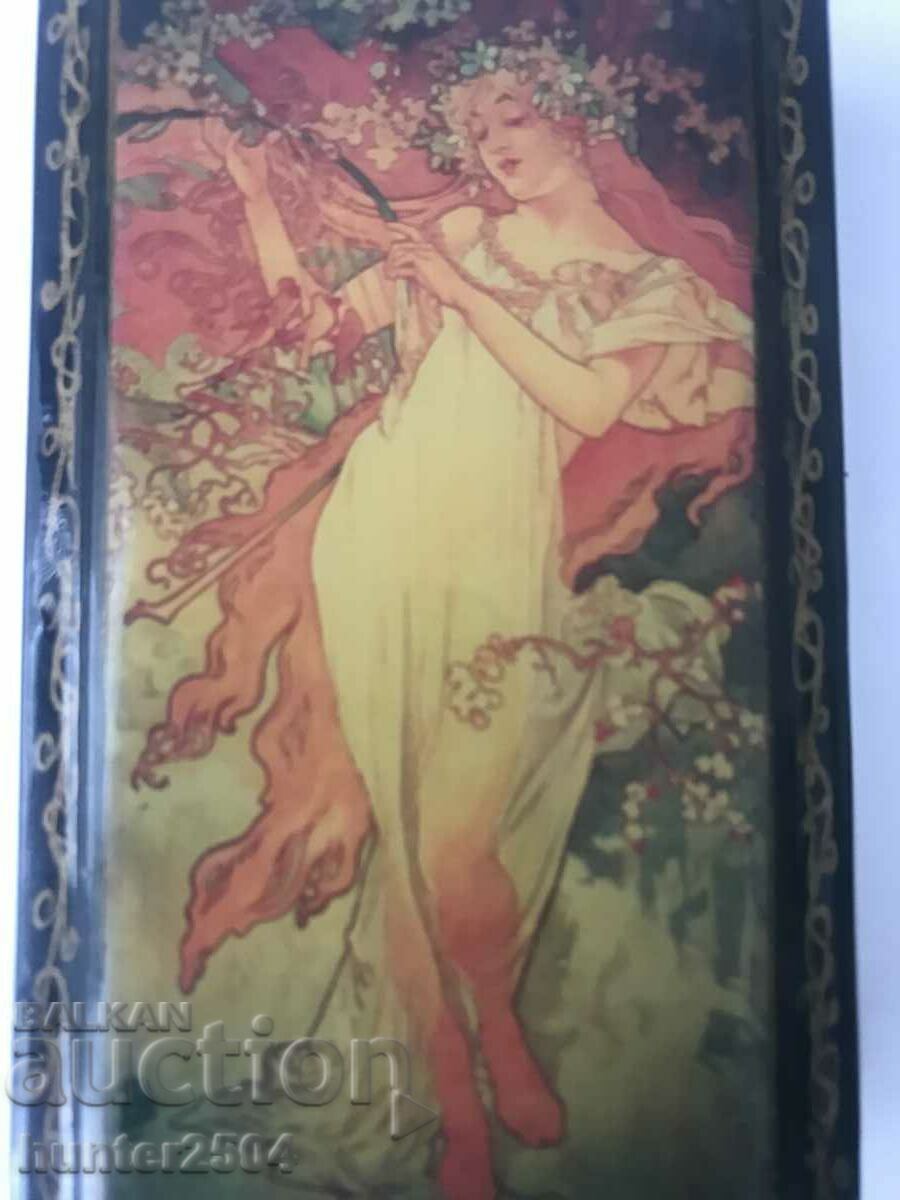 Cutie - URSS, papier mache, - 11/6 cm cu preț € 22.95 | 44.89 BGN