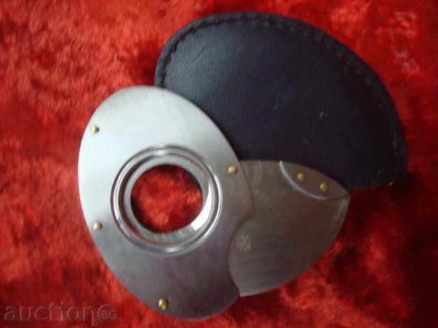 Cigar ashtray, art accent and cigar knife. with price 33.95 BGN | € 17.36 Cigar ashtray, art accent and cigar knife. with price 33.95 BGN | € 17.36