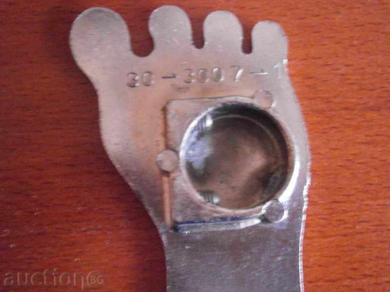 Παράδοση Μεταλλικό πλαίσιο, πέλματα ποδιών Παράδοση Μεταλλικό πλαίσιο, πέλματα ποδιών