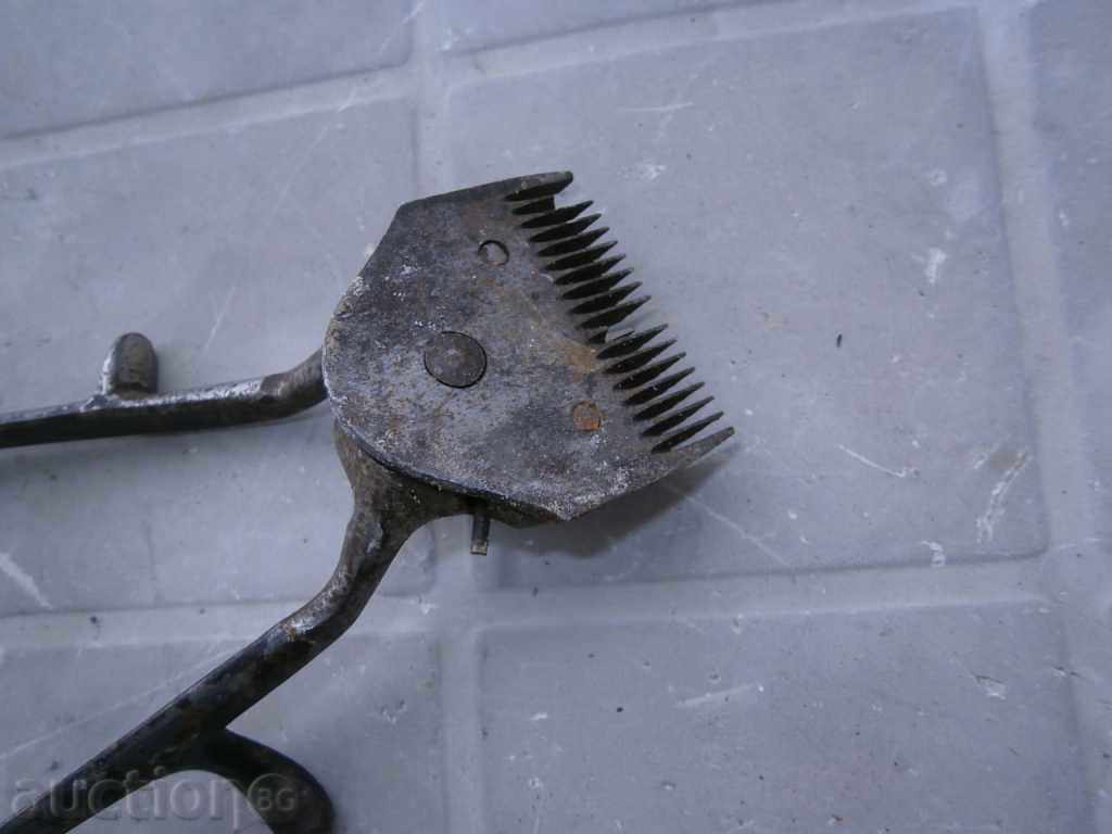 Delivery of old hair clipper Delivery of old hair clipper