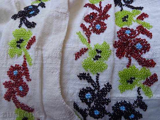 Livrarea Cămășă de mireasă veche cu margele și dantelă de costum brun, costum