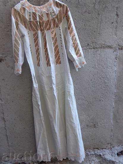 camasa de nunta vechi, cu margele, paiete și dantelă zestre