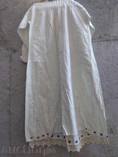 Old bridal shirt with hand embroidery and lace from a dowry - 6 Old bridal shirt with hand embroidery and lace from a dowry - 6