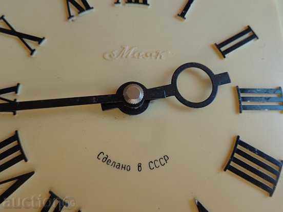 Delivery of Old alarm clock "MAYAK", USSR, desktop clock Delivery of Old alarm clock "MAYAK", USSR, desktop clock