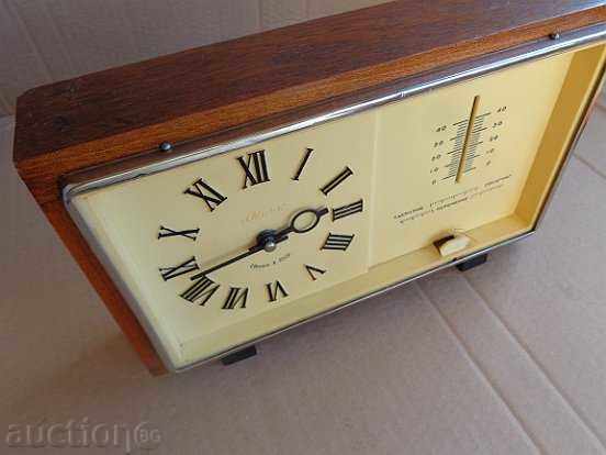 Old alarm clock "MAYAK", USSR, desktop clock - 7 Old alarm clock "MAYAK", USSR, desktop clock - 7