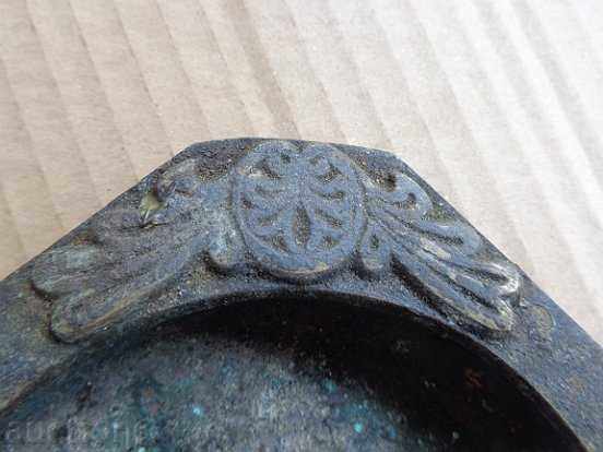 Delivery of Old metal ashtray, cigarette, cigar, cigar Delivery of Old metal ashtray, cigarette, cigar, cigar