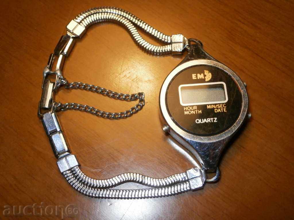 Доставка на кварцов от соца за части или реставрация Доставка на кварцов от соца за части или реставрация