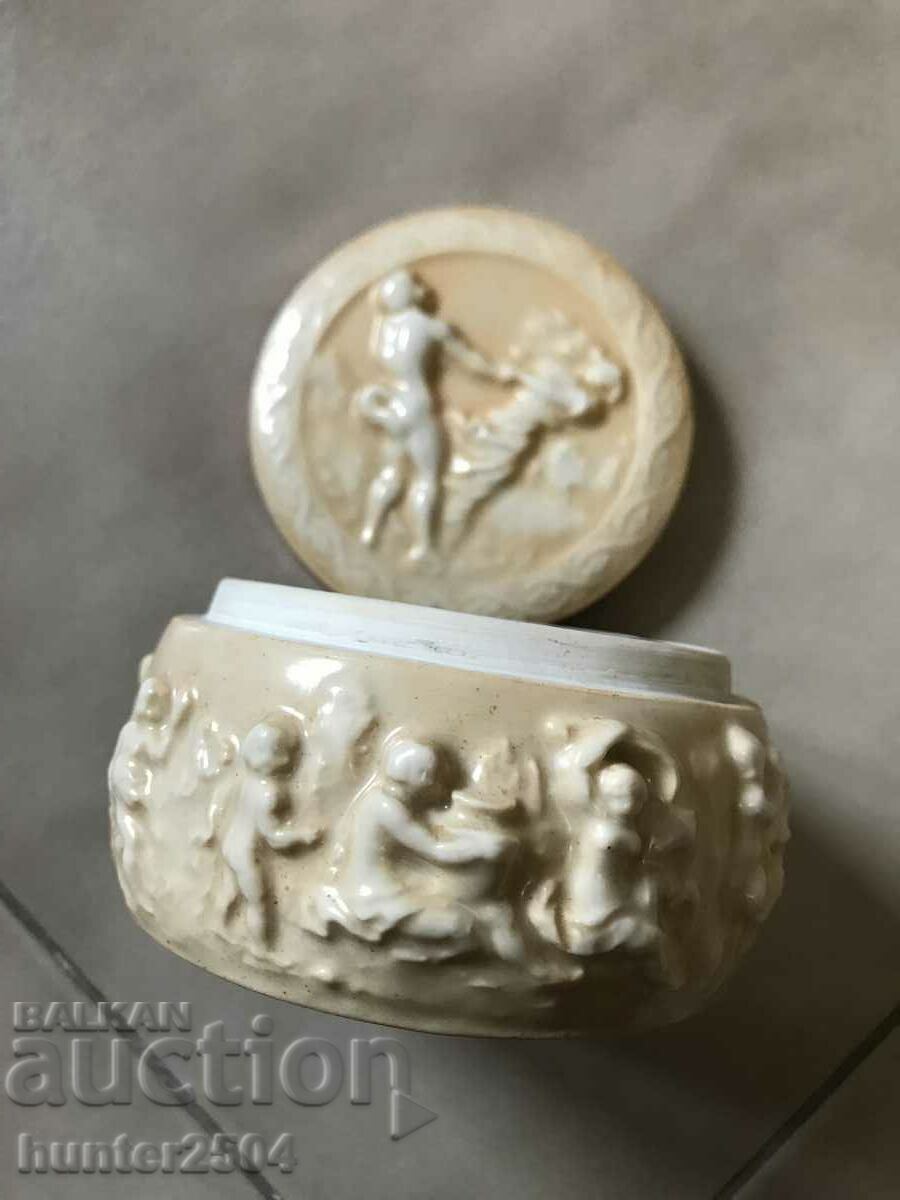 Box "Dance"-10 cm with price 24.95 BGN | € 12.76 Box "Dance"-10 cm with price 24.95 BGN | € 12.76