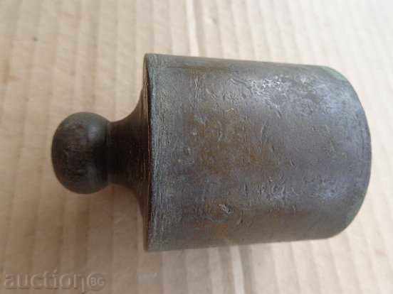 Old weighing scale, exaggeration, kilogram control weight with price 20.00 BGN | € 10.23 Old weighing scale, exaggeration, kilogram control weight with price 20.00 BGN | € 10.23