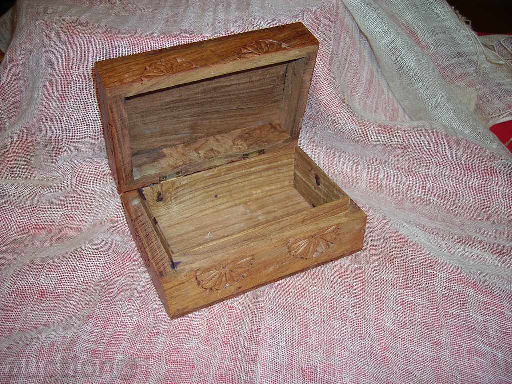 Delivery of I sell a wooden carved jewelry box Delivery of I sell a wooden carved jewelry box