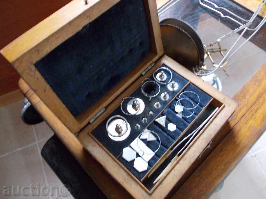 Analytical balance - 5 Analytical balance - 5