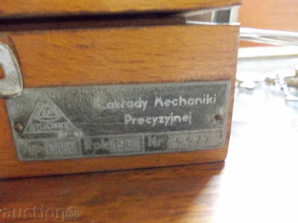 Analytical balance - 6 Analytical balance - 6