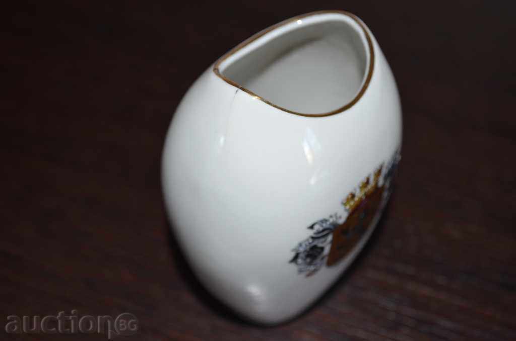 Auction Porcelain vase with Weimar's coat of arms Auction Porcelain vase with Weimar's coat of arms