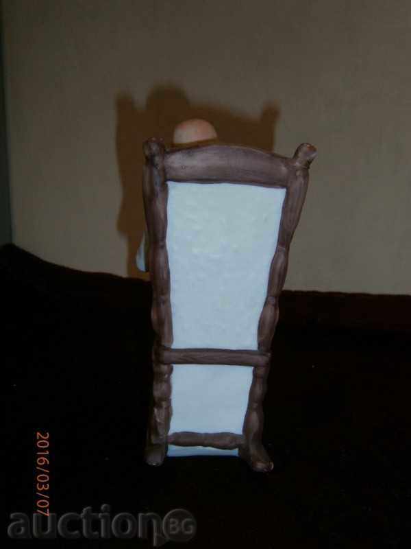 Delivery of COLLECTOR'S FIGURE - SHADOW IN THE LOUNGE HALL