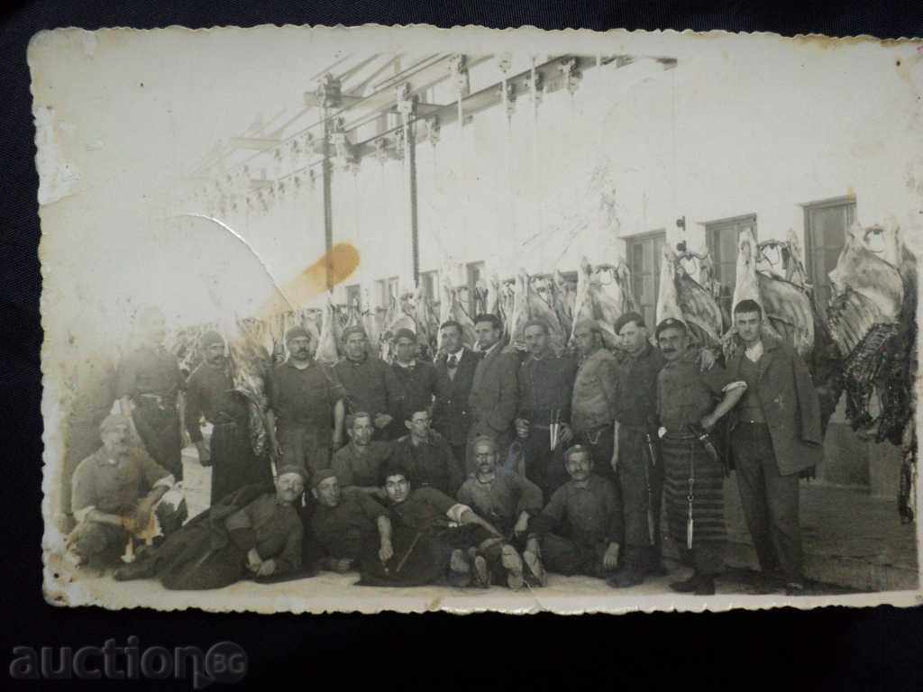 OLD PICTURE - WORKERS IN THE CLANITARY. with price 10.00 BGN | € 5.11 OLD PICTURE - WORKERS IN THE CLANITARY. with price 10.00 BGN | € 5.11