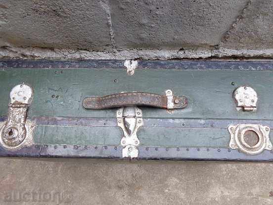 Very old suitcase traveled to America chest bag - 5