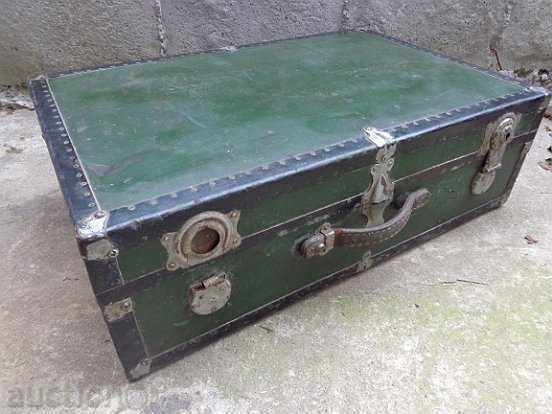 Very old suitcase traveled to America chest bag - 6