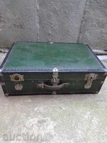 Very old suitcase traveled to America chest bag - 7