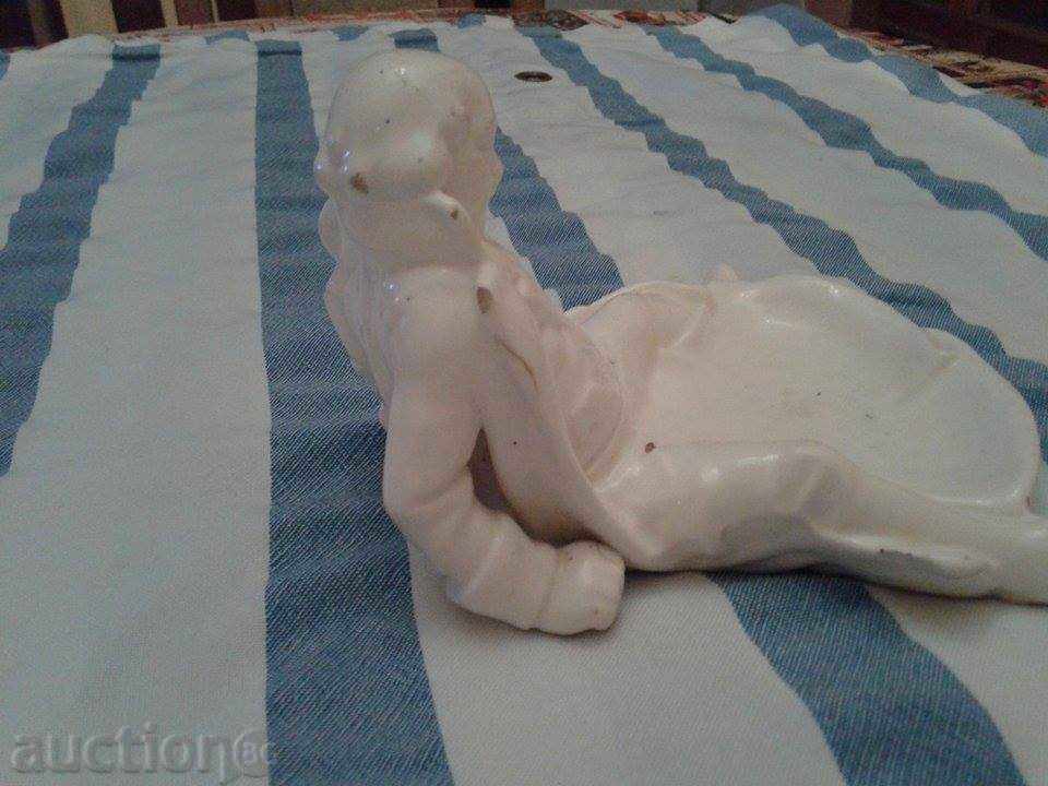 Old porcelain ashtray with price 13.00 BGN | € 6.65 Old porcelain ashtray with price 13.00 BGN | € 6.65