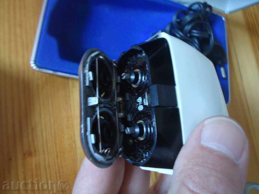 Livrarea DOUA APARATE ELECTRICE VECHI RETRO URSS BAKELIT Livrarea DOUA APARATE ELECTRICE VECHI RETRO URSS BAKELIT