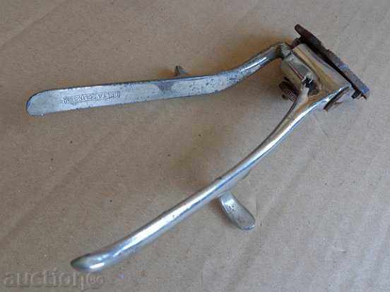 An old hand cutter, a razor - 6 An old hand cutter, a razor - 6