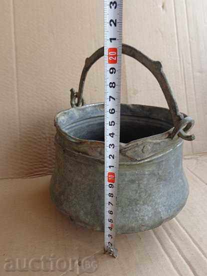 Δημοπρασία Παλιά κανάτα, χαλκό, γήπεδο καζάνι χαλκού Δημοπρασία Παλιά κανάτα, χαλκό, γήπεδο καζάνι χαλκού