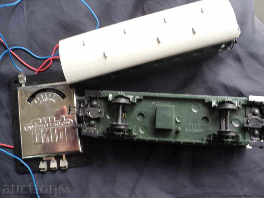 Auction 2 WAGON PICO + POWER SUPPLY. Auction 2 WAGON PICO + POWER SUPPLY.