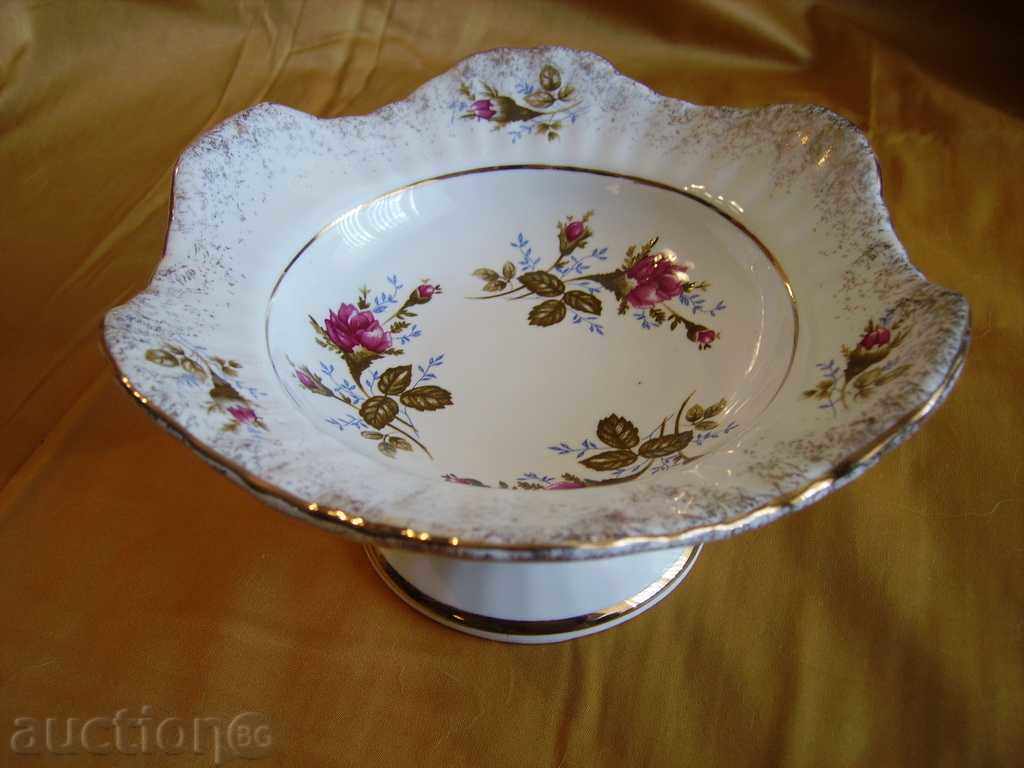 Porcelain bonbonniere with price 45.00 BGN | € 23.01 Porcelain bonbonniere with price 45.00 BGN | € 23.01