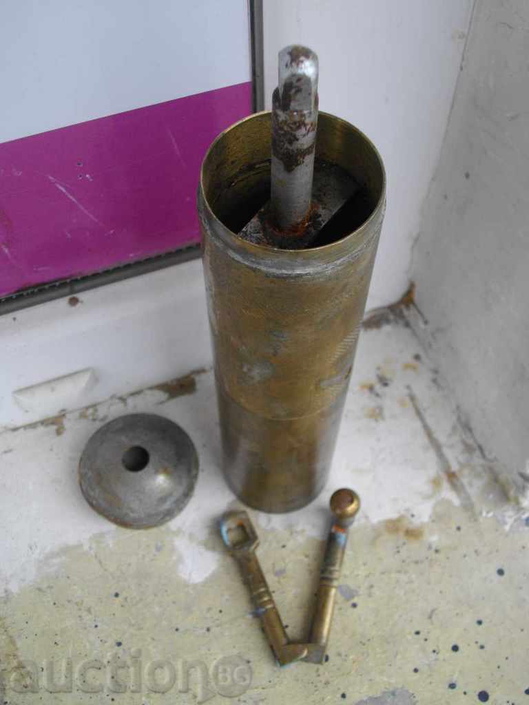 Auction Bronze machine for grinding coffee, black pepper and other Auction Bronze machine for grinding coffee, black pepper and other