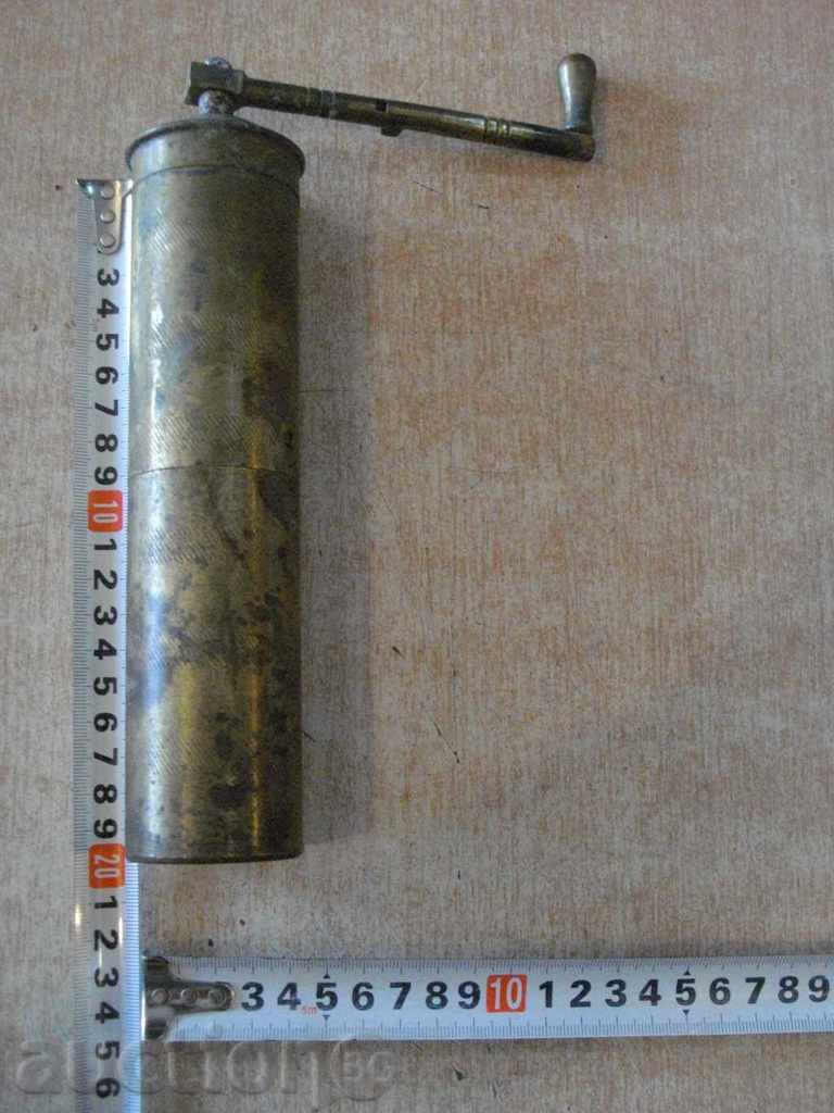 Delivery of Bronze machine for grinding coffee, black pepper and other Delivery of Bronze machine for grinding coffee, black pepper and other