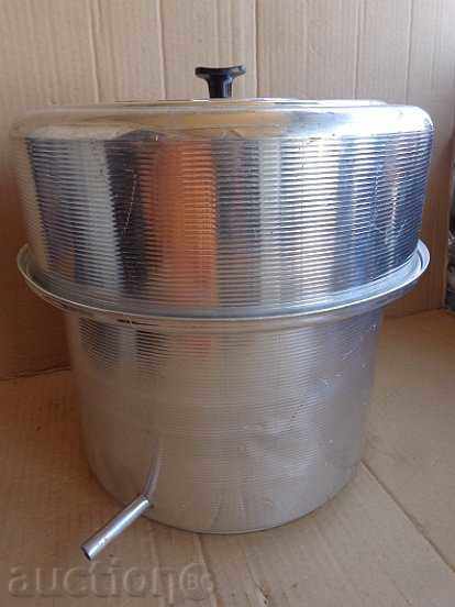 Aluminum vessel with cover, USSR