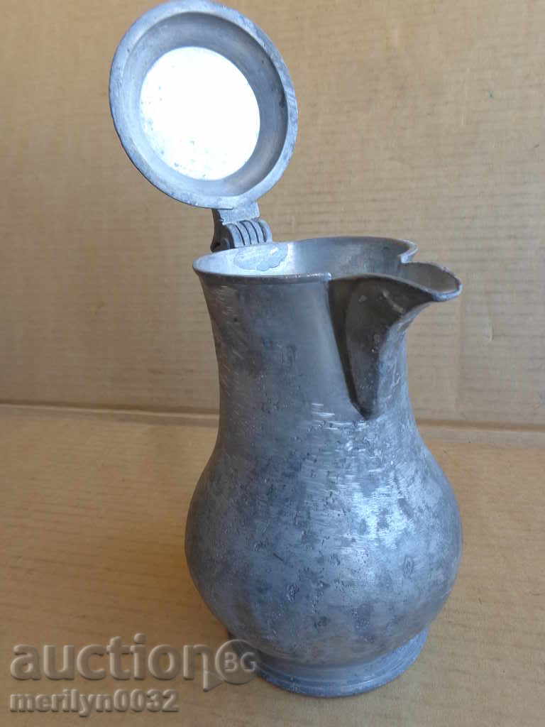 Παλιά αποσυνδέσεων κασσίτερο πλύσιμο κανάτα με καπάκι, κατσαρόλα χαλκού, κύπελλα στάμνα με τιμή 69.00 BGN | € 35.28 Παλιά αποσυνδέσεων κασσίτερο πλύσιμο κανάτα με καπάκι, κατσαρόλα χαλκού, κύπελλα στάμνα με τιμή 69.00 BGN | € 35.28