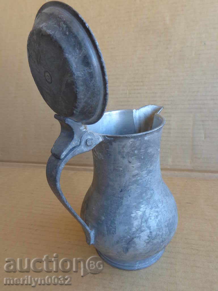 Παράδοση Παλιά αποσυνδέσεων κασσίτερο πλύσιμο κανάτα με καπάκι, κατσαρόλα χαλκού, κύπελλα στάμνα Παράδοση Παλιά αποσυνδέσεων κασσίτερο πλύσιμο κανάτα με καπάκι, κατσαρόλα χαλκού, κύπελλα στάμνα