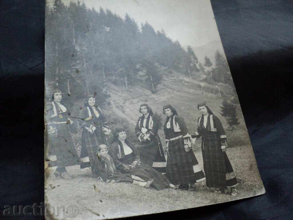 Delivery of OLD PICTURE -MOTHERS IN POPULATIONS. Delivery of OLD PICTURE -MOTHERS IN POPULATIONS.