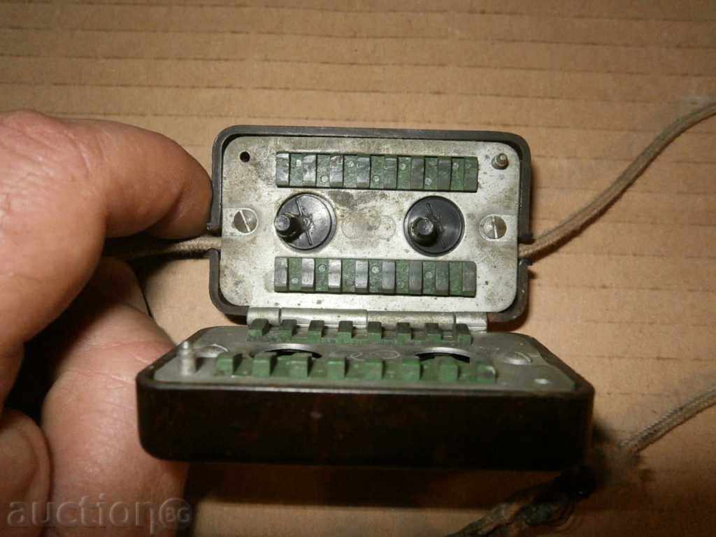 Auction OLD SHAVER SHARPENER Knife Sharpener WW2 WWII Auction OLD SHAVER SHARPENER Knife Sharpener WW2 WWII