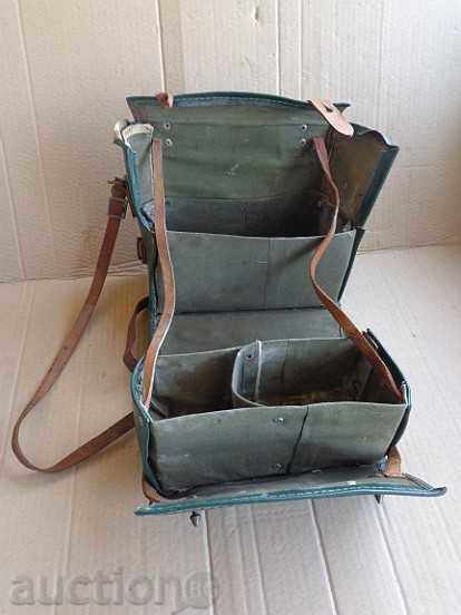 Ιατρική τσάντα εκπαιδευτή υγιεινής Ερυθρού Σταυρού δεκαετίας 40-60 με τιμή 45.00 BGN | € 23.01 Ιατρική τσάντα εκπαιδευτή υγιεινής Ερυθρού Σταυρού δεκαετίας 40-60 με τιμή 45.00 BGN | € 23.01