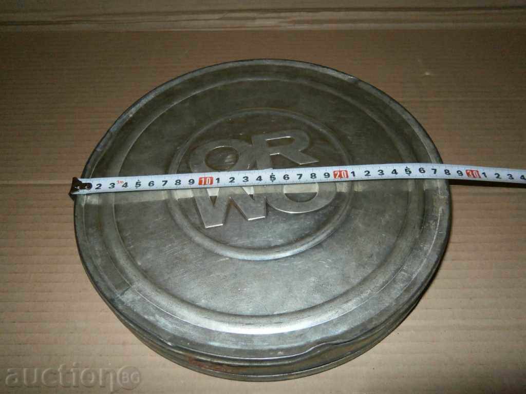 Delivery of cinema tape box OR WO