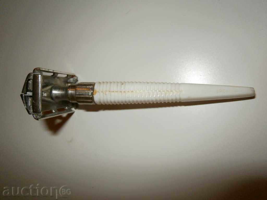 an old razor from Sotsia with price 10.00 BGN | € 5.11