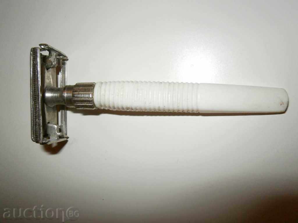 Auction  an old razor from Sotsia