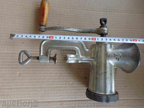 Mașină de tocat carne din metal veche Cehoslovacia - 6 Mașină de tocat carne din metal veche Cehoslovacia - 6