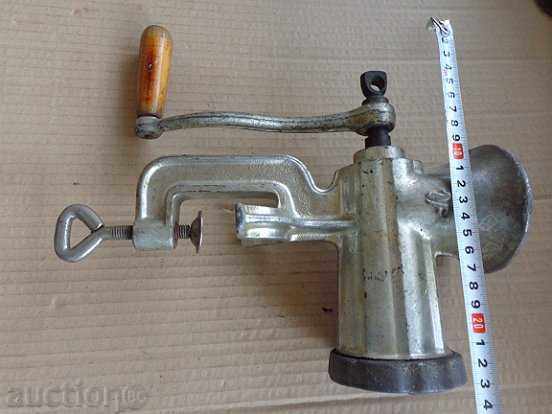 Mașină de tocat carne din metal veche Cehoslovacia - 7 Mașină de tocat carne din metal veche Cehoslovacia - 7