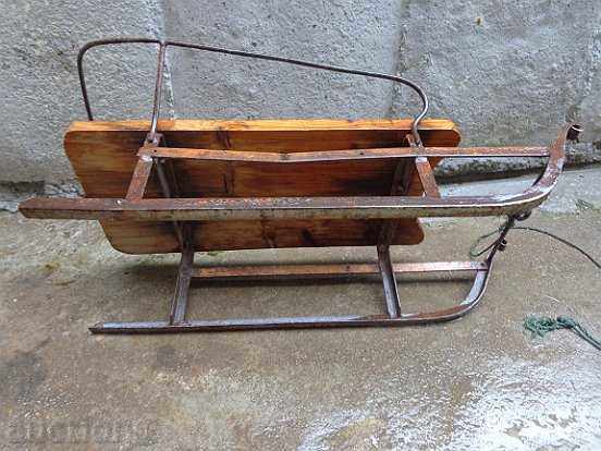 Licitație sanie, jucării, fier forjat pentru copii de bătrâni